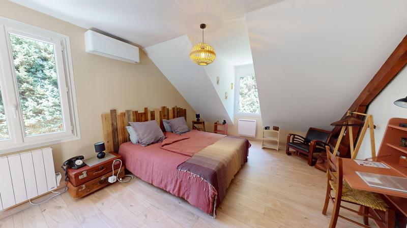 Maison - 280 m² - 8 pièces