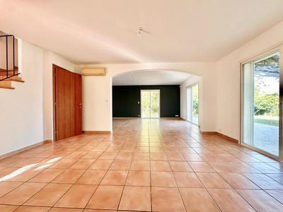 Maison - 166 m² - 5 pièces