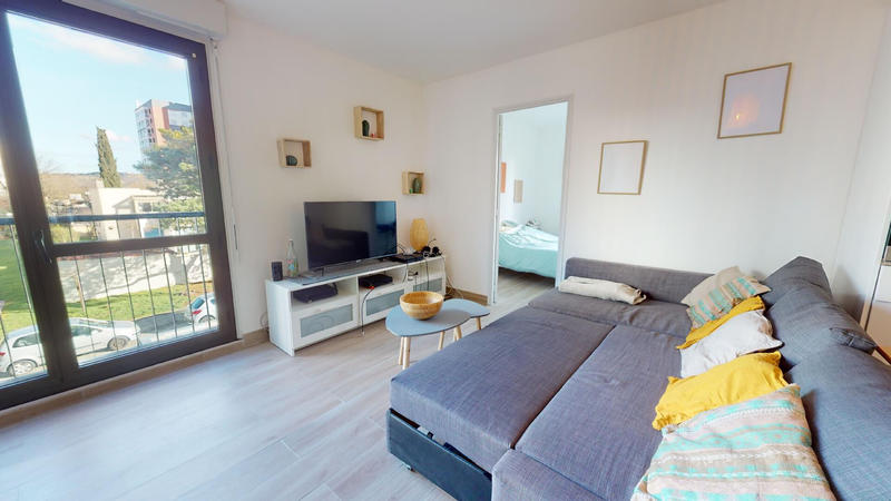 Appartement - 80 m² - 5 pièces