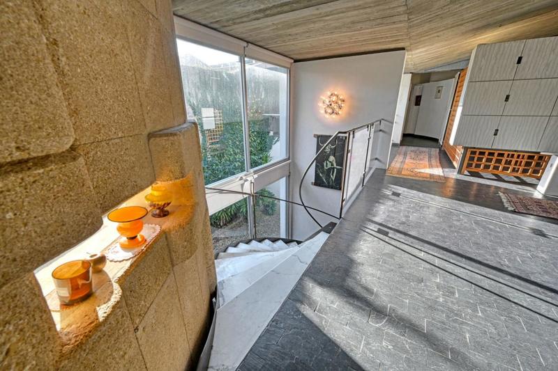 Maison - 250 m² - 9 pièces