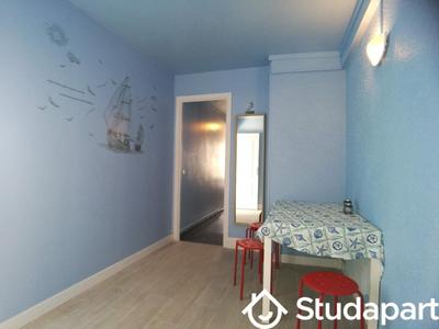 Chambre - 11 m² - 1 pièce