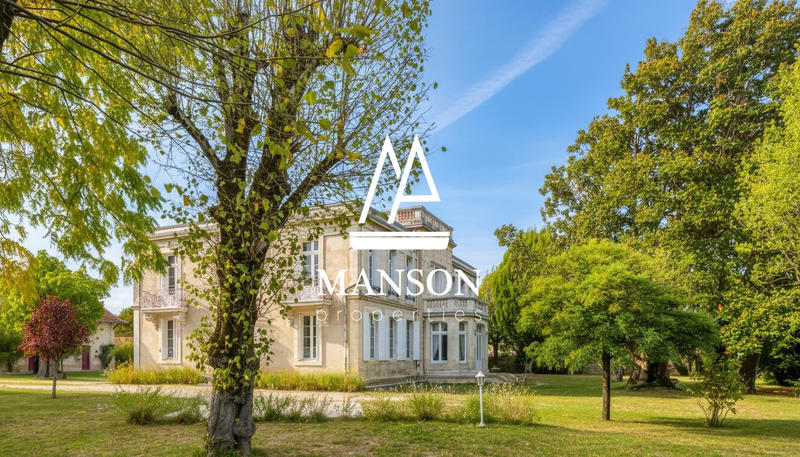 Maison - 520 m² - 12 pièces