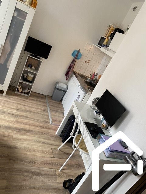 Studio - 15 m² - 1 pièce