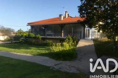 Maison - 201 m² - 7 pièces