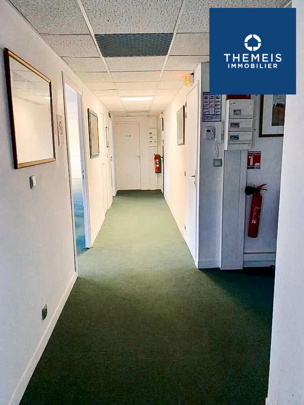 Local commercial - 120 m² - 2 pièces