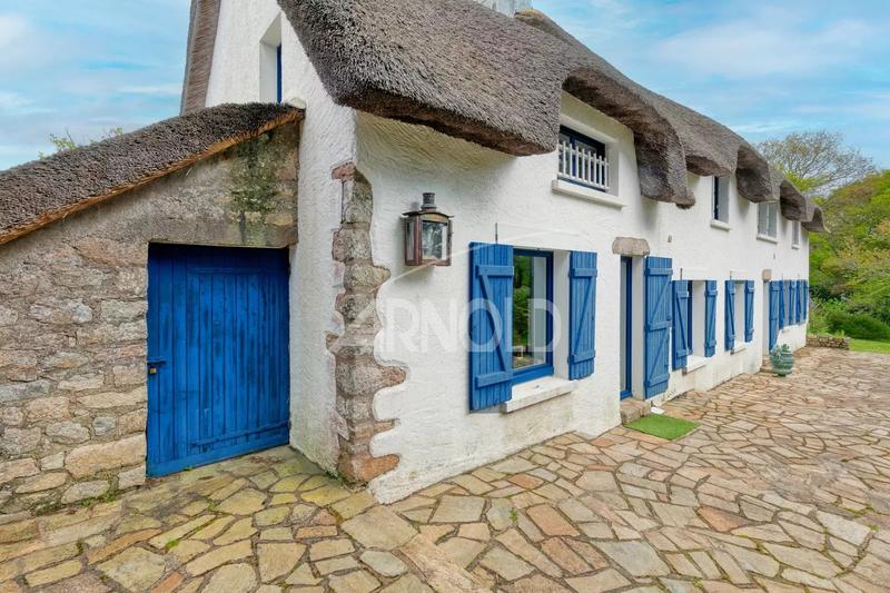 Maison - 270 m² - 10 pièces