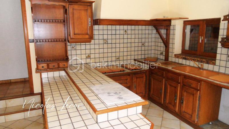 Maison - 195 m² - 8 pièces