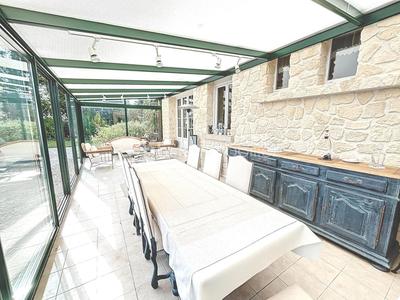 Pavillon - 210 m² - 8 pièces