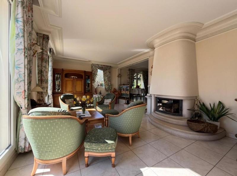 Maison - 254 m² - 12 pièces