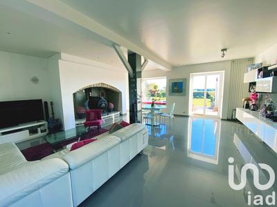 Maison - 245 m² - 8 pièces