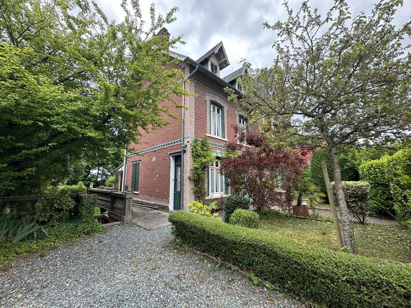 Maison ancienne - 276 m² - 8 pièces