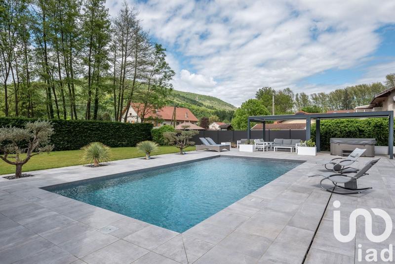 Maison - 249 m² - 6 pièces