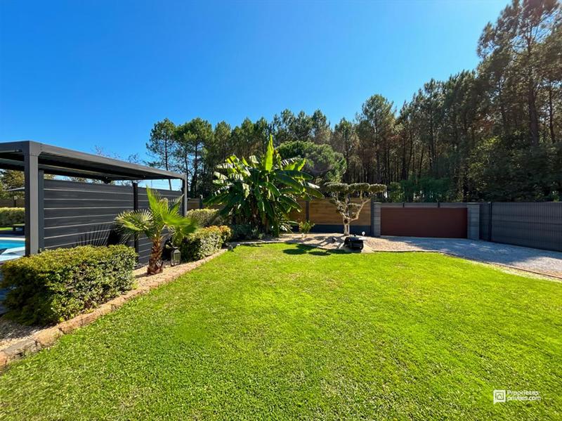 Maison - 180 m² - 6 pièces