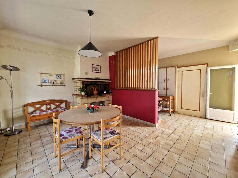 Maison - 195 m² - 7 pièces