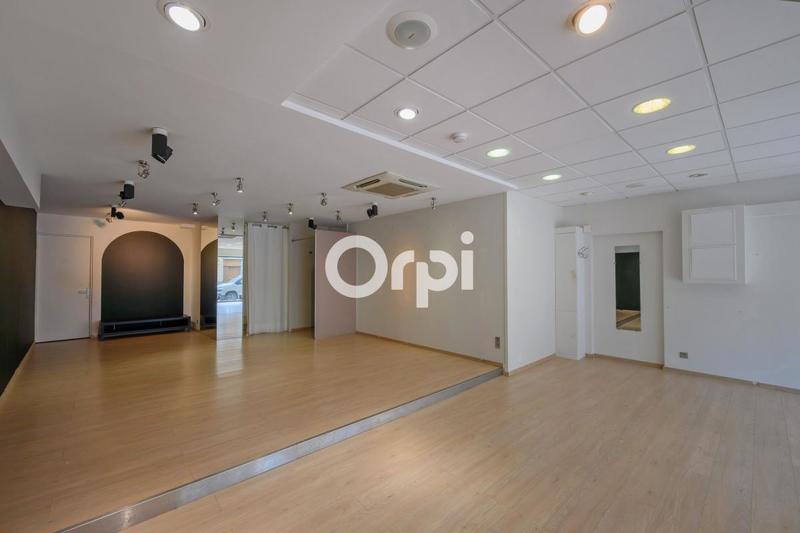 Immeuble - 209 m² - 3 pièces