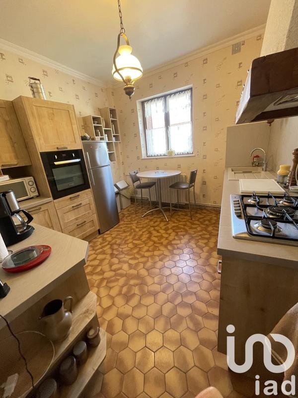 Maison - 121 m² - 8 pièces