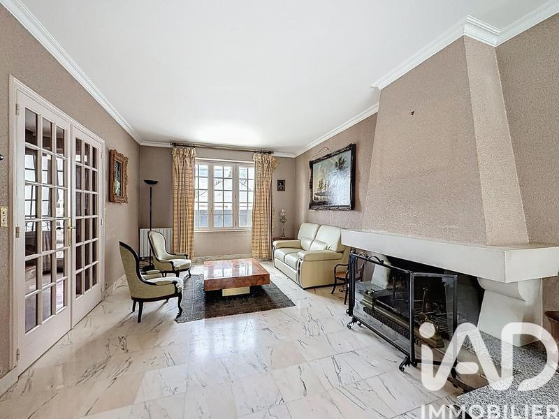 Maison - 186 m² - 7 pièces