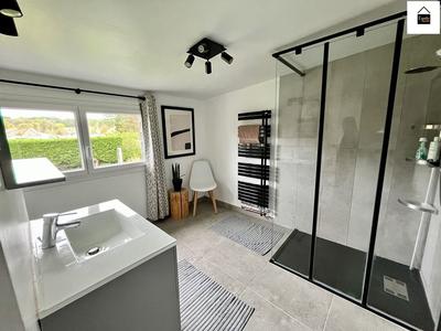 Maison - 205 m² - 7 pièces