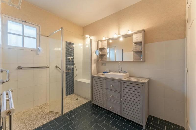 Maison - 211 m² - 6 pièces