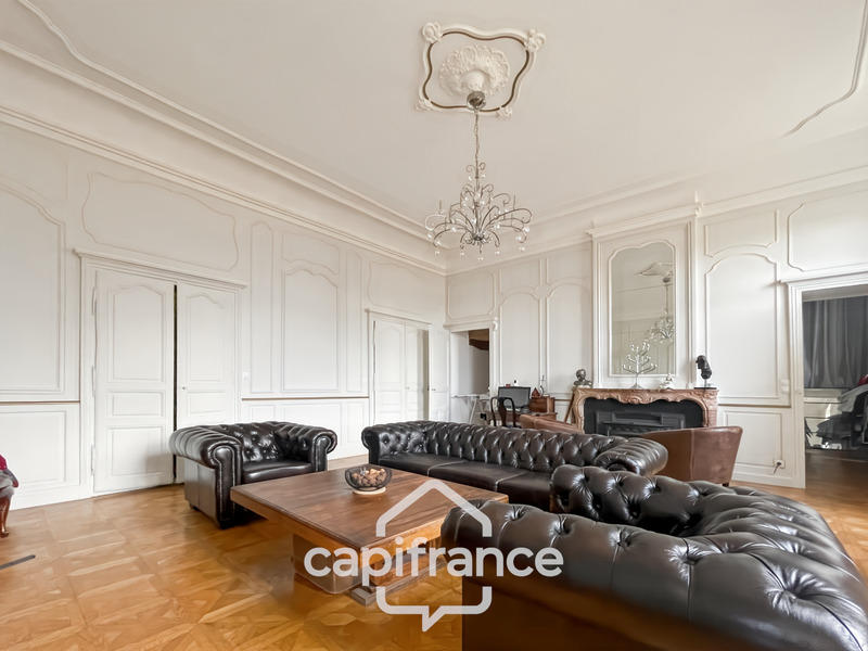 Château - 200 m² - 6 pièces