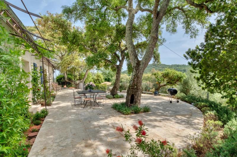 Maison de domaine équestre - 524 m² - 9 pièces