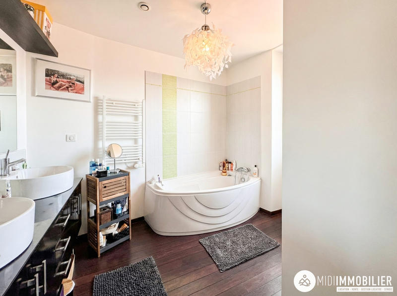 Maison - 190 m² - 6 pièces