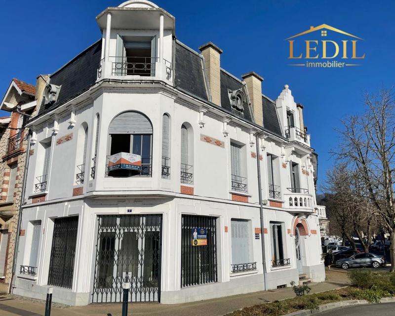 Maison - 259 m² - 8 pièces