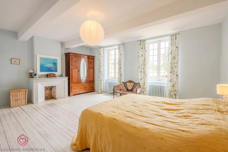 Propriété - 520 m² - 13 pièces