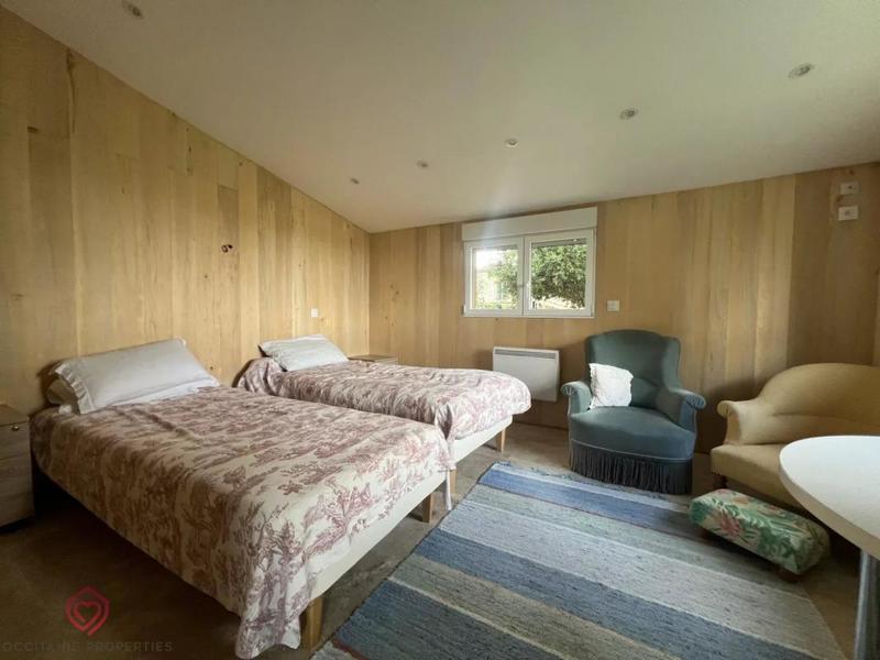 Propriété - 356 m² - 15 pièces