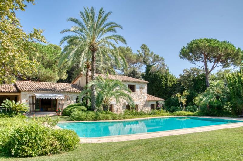 Villa - 300 m² - 9 pièces