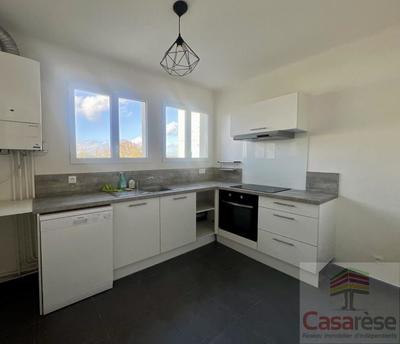 Appartement - 77 m² - 4 pièces