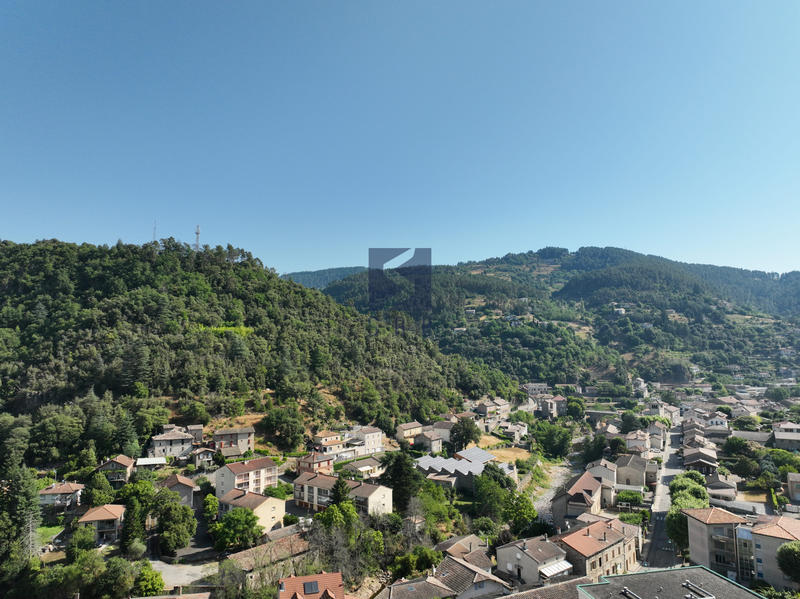 Maison - 205 m² - 11 pièces