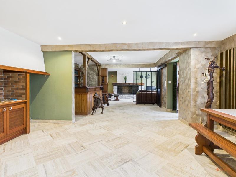 Maison - 219 m² - 5 pièces