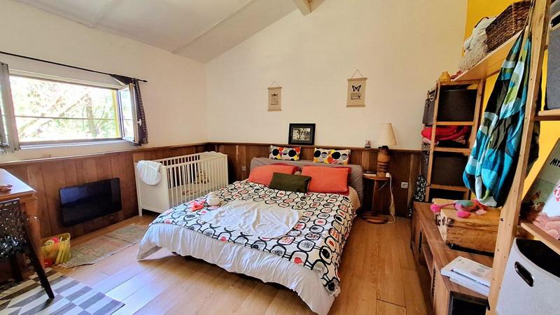 Maison - 265 m² - 9 pièces