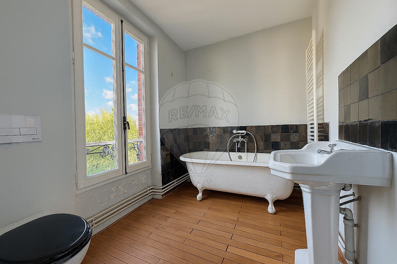 Demeure - 120 m² - 6 pièces