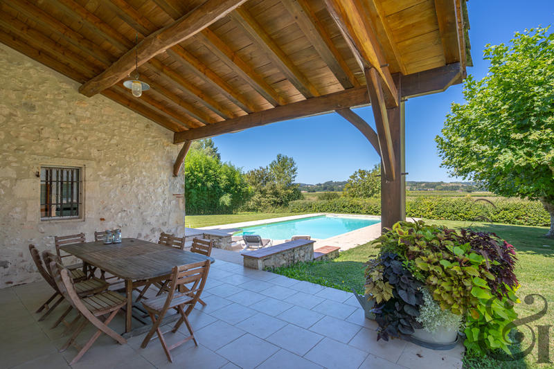 Maison - 500 m² - 12 pièces