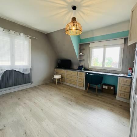 Maison - 182 m² - 8 pièces