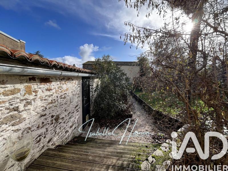 Maison - 212 m² - 9 pièces