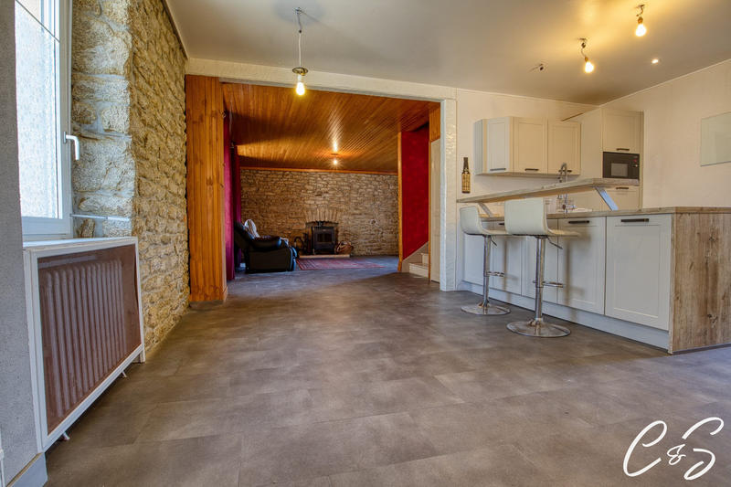 Maison - 137 m² - 6 pièces