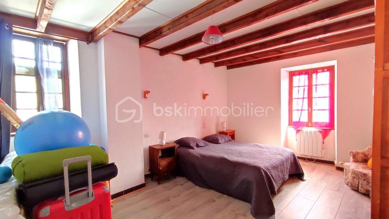 Immeuble - 255 m² - 18 pièces