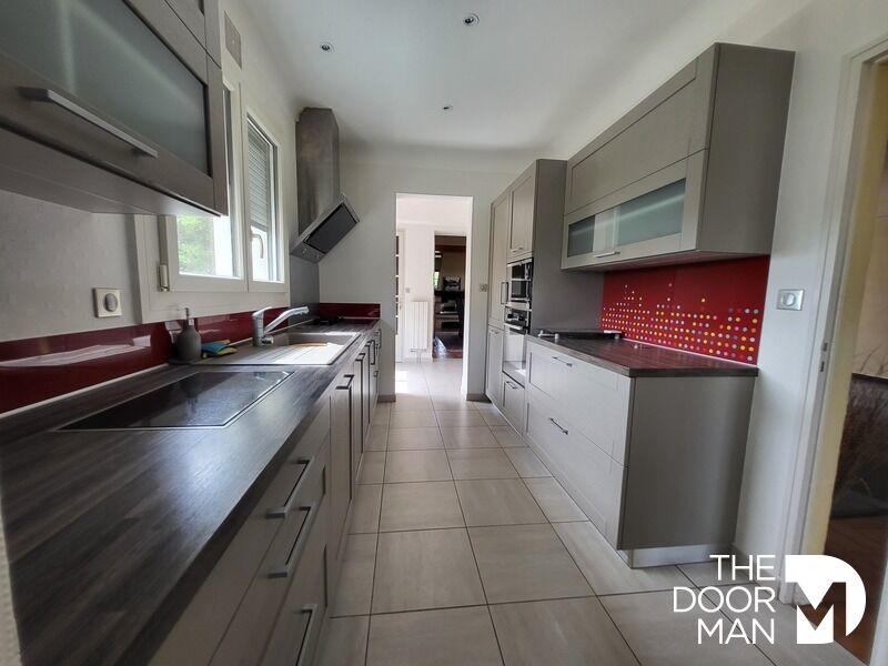 Maison - 178 m² - 7 pièces