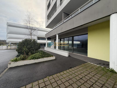 Local commercial - 218 m²