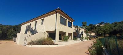 Appartement - 108 m² - 5 pièces