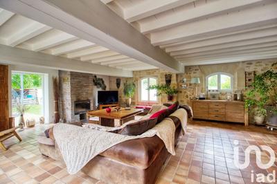 Maison - 327 m² - 9 pièces