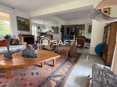 Appartement - 125 m² - 4 pièces