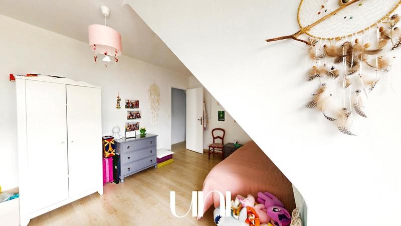 Maison - 95 m² - 5 pièces