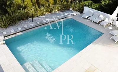 Maison - 262 m² - 7 pièces