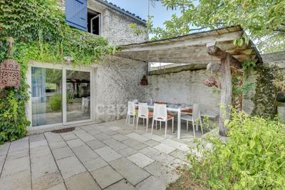 Maison - 267 m² - 8 pièces