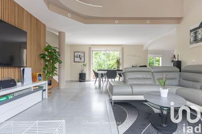 Maison - 182 m² - 7 pièces