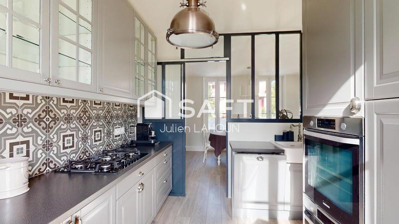 Villa - 180 m² - 9 pièces